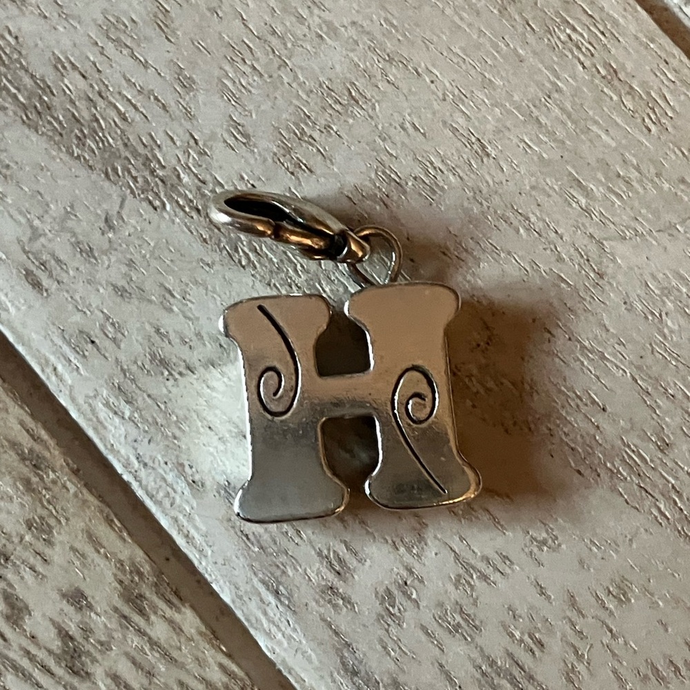 🌸Brighton Initial 'H' Charm - Picture 2 of 3